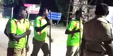 தெரு நாய் தொல்லை – ஒரே நேரத்தில் 10-க்கும் மேற்பட்டோரை கடித்த வெறிநாய்