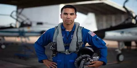 விண்வெளி ஆய்வை முடித்து பூமிக்குத் திரும்பிய இந்திய வம்சாவளி வீரர்