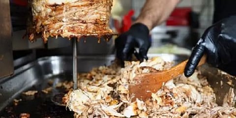 திருச்சி: ஷவர்மா கடைகளில் கெட்டுப்போன 138 கிலோ இறைச்சிகள் அழிப்பு