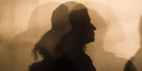 குழந்தை முன்பு 79 நாட்களாக பெண்ணை பூட்டிய அறையில் பாலியல் வன்கொடுமை செய்த மந்திரவாதி!