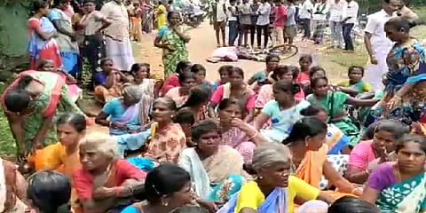 திருவாரூர்: சைக்கிள் மீது லாரி மோதி விபத்து; மகள் கண்முன்னே தந்தை உயிரிழப்பு