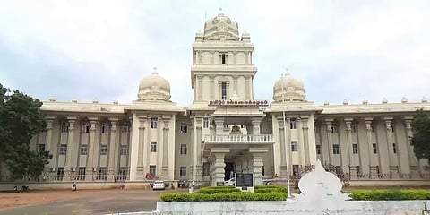 பதவி உயர்வுக்காக டைப்ரைட்டிங் முடித்ததாக போலியாக சான்றிதழ் -7 பேர் மீது நடவடிக்கை