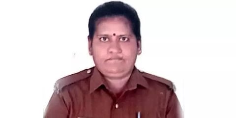 பெண் தலைமை காவலர் மாரடைப்பால் உயிரிழப்பு - மகள் உயிரிழந்த ஓராண்டில் நிகழ்ந்த சோகம்!