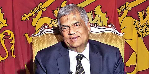 இலங்கை புதிய பிரதமர் ரணில் விக்ரமசிங்கவை நேரில் சந்தித்தார் இந்திய தூதர்