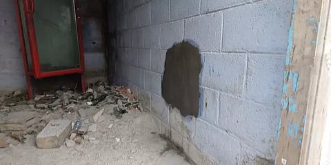 டாஸ்மாக் கடையின் சுவரை துளையிட்டு் திருட முயன்ற நபர் - இறுதியில் நடந்த ட்விஸ்ட்!