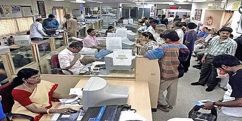 தமிழக வங்கி பணிகளில் 50% வெளிமாநிலத்தவர் - IBPS- இன் அறிவிப்பால் சர்ச்சை