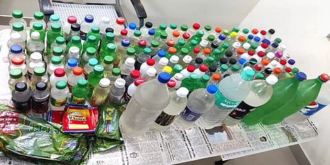 மெரினா மணலில் சாராயத்தை புதைத்து வைத்து விற்பனை: 3 பெண்கள் கைது