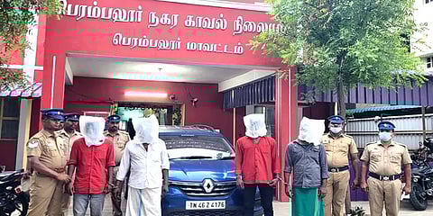 பெரம்பலூர்: வாகன சோதனையில் சிக்கிய 4 முகமூடி கொள்ளையர்கள் கைது