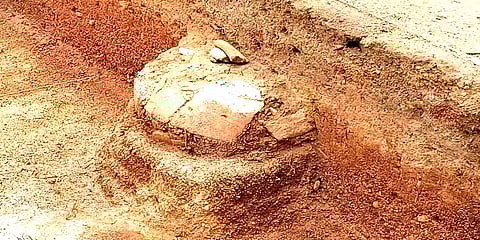 கீழடி 8ஆம் கட்ட அகழாய்வு: இதுவரை 30 முதுமக்கள் தாழிகள் கண்டெடுப்பு