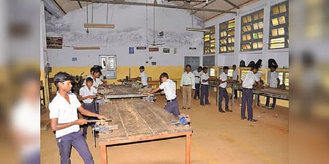 ஐடிஐ தேர்ச்சி பெற்றவர்களுக்கு 10, 12ஆம் வகுப்பிற்கு இணையான கல்விச் சான்றிதழ்!