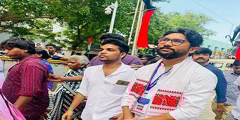 “தமிழகத்தில் குஜராத் மாடலை அனுமதிக்காதீர்கள்; பெரியாரை கொண்டாடுங்கள்‘’ - ஜிக்னேஷ் மேவானி!