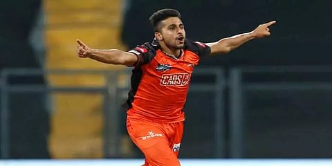 ஐபிஎல் ஒரே சீசனில் 20+ விக்கெட்டுகள்: பும்ரா சாதனையை முறியடித்த உம்ரான் மாலிக்