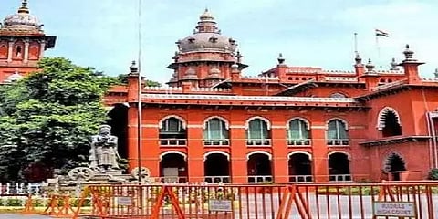 தி.மலையில் கருணாநிதி சிலை வைக்கும் இடம் குறித்த வழக்கில் உயர் நீதிமன்றம் முக்கிய உத்தரவு