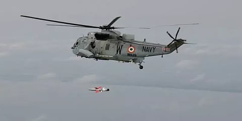 கப்பலை தாக்கி அழிக்கும் ஏவுகணை சோதனை வெற்றி - இந்தியக் கடற்படை அசத்தல்