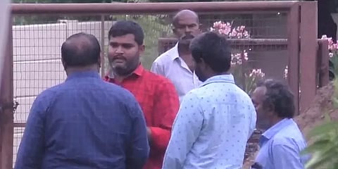 கேஸ் வெல்டிங் மூலம் ஏ.டி.எம்-ஐ உடைத்து பணம் திருடப்பட்ட சம்பவம்: இருவர் கைது