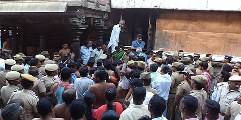 `சட்ட போராட்டம் தொடரும்’-கனகசபை மீதேறி பக்தர்கள் தரிசனம் செய்ததற்கு தீட்சிதர்கள் எதிர்ப்பு