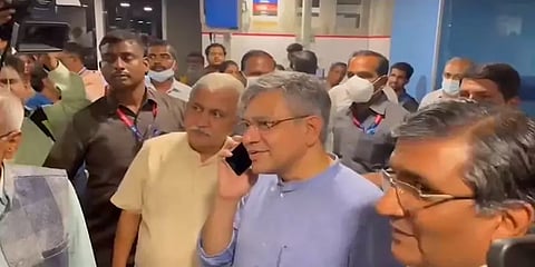 இந்தியாவின் முதல் 5ஜி வீடியோ கால்: சென்னை ஐஐடியில் பரிசோதித்த மத்திய அமைச்சர்