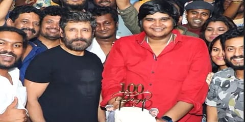 ’மகான்’ 100 வது நாள் கொண்டாட்டம்: படக்குழுவினருக்கு ட்ரீட் வைத்த விக்ரம்