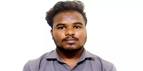 தனியாக வசித்து வந்த 43 வயது பெண் கத்தி முனையில் பாலியல் வன்கொடுமை - கல்லூரி மாணவர் கைது