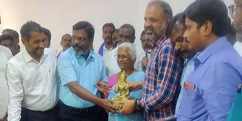 ’அவரிடம் நியாயம் இருந்தது’ - நன்றி சொன்ன பேரறிவாளனுக்கு கிடார் பரிசளித்த திருமாவளவன்!