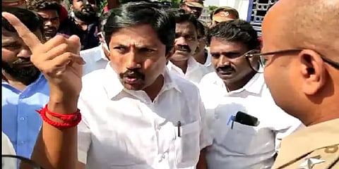 புதிதாக மதுபானக்கடை திறக்க எதிர்ப்பு - எம்எல்ஏக்கள் தலைமையில் பொதுமக்கள் போராட்டம்