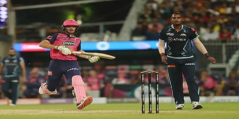 பட்லரின் சரவெடி ஆட்டத்தால் ரன் குவித்த ராஜஸ்தான் - முதல் ஓவரிலேயே விக்கெட்டை இழந்த குஜராத்