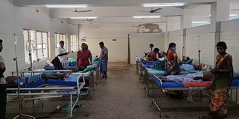 குடிநீரில் கலந்த கழிவுநீர்; மீனவ கிராமத்தை சேர்ந்த 11க்கும் மேற்பட்டோருக்கு தீவிர சிகிச்சை