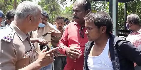 செய்ததோ உதவி.. விழுந்ததோ தர்மஅடி! பஞ்சு மிட்டாய் விற்கும் வடமாநில இளைஞரின் பரிதாப நிலை!