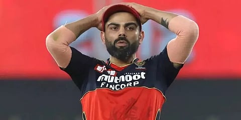 தடுமாற்றம்.. தடுமாற்றம்.. தடுமாற்றம்.. ரிப்பேர் ஆனதா ரன் மெஷின்? - கோலியும், 2022 சீசனும்!