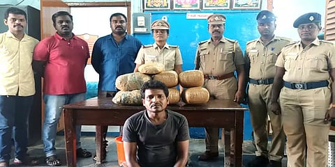 புவனேஷ்வர் டூ பெங்களூரூ: 13 கிலோ கடத்தல் கஞ்சா பறிமுதல் - ஒருவர் கைது