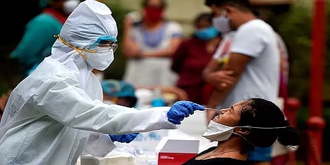 இந்தியாவில் புதிதாக 2,338 பேருக்கு கொரோனா - 17,883 பேர் சிகிச்சையில் உள்ளனர்