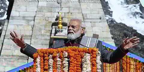 'மோடிஜியின் சாதனைகளை பட்டியலிட ஒரு யுகம் போதாது!'- வாசகர்களின் கமெண்ட்ஸ்! #LikeDislike