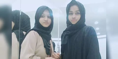 தன்பாலின ஈர்ப்பாளர்கள் சேர்ந்து வாழ கேரள உயர்நீதிமன்றம் அனுமதி!