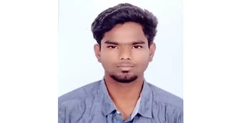 நீச்சல் தெரியாமல் தெர்மாகோல் உதவியுடன் குட்டையில் குளித்த கல்லூரி மாணவன் பலி