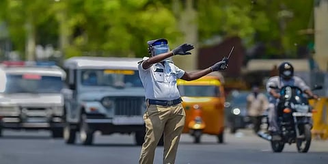 வாகன ஓட்டிகள் கவனத்திற்கு... சென்னையில் நாளை முதல் போக்குவரத்து மாற்றம்