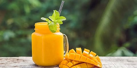 கோடையை குளிர்விக்கும் மாம்பழத்தை சாப்பிடுவது எப்படி? - ஆயுர்வேதம் கூறும் அறிவுரைகள்