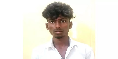 விளையாட அழைத்துச் சென்று சிறுமிக்கு பாலியல் தொல்லை: இளைஞர் போக்சோவில் கைது