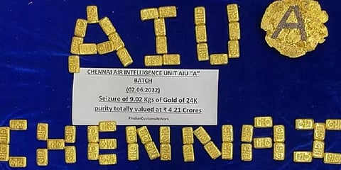 துபாய் -சென்னை: விமானத்தில் கடத்திவரப்பட்ட 9.03 கிலோ தங்கம் பறிமுதல்