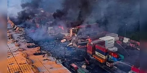 வங்கதேசம்: கண்டெய்னர் வெடித்து சிதறியதில் 40 பேர் உடல் கருகி பலி! 450 பேர் படுகாயம்!