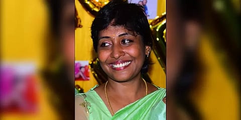 ‘20 சவரன் நகையோடு லட்சக்கணக்கில் பணமும் போச்சு’- ஆன்லைன் ரம்மி விளையாட்டால் பெண் தற்கொலை