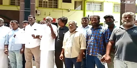 பொம்மபுர ஆதீனம் ஆக்கிரமித்துள்ள 380 ஏக்கர் நிலத்தை மீட்டுத்தரக்கோரி கிராம மக்கள் மனு