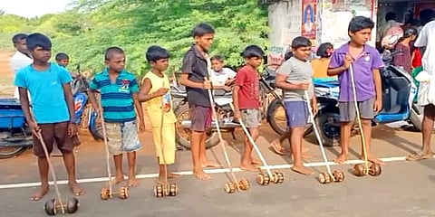 சிவகங்கை: கோயில் திருவிழாவில் நடைபெற்ற பாரம்பரிய நுங்கு வண்டி பந்தயம்