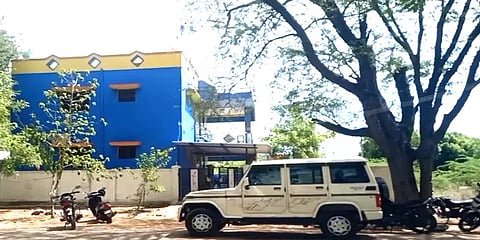 வீட்டை பூட்டிவிட்டு குடும்பத்துடன் சுற்றுலா சென்ற தொழிலதிபருக்கு காத்திருந்த அதிர்ச்சி