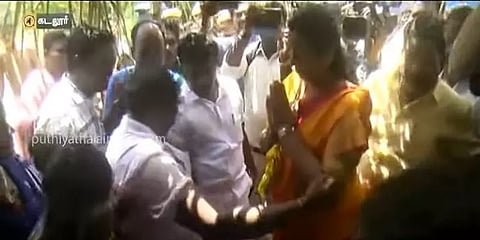 `எங்கே எனது அண்ணன் கேப்டன்?’- ஆறுதல் கூற சென்ற இடத்தில் பிரேமலதாவிடம் கதறி அழுத தொண்டர்