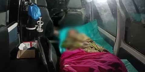 வீட்டு வாசலில் உறங்கி கொண்டிருந்த மூதாட்டி மீது ஏறி இறங்கிய கார்... சம்பவ இடத்திலேயே பலி