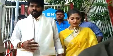 திருமணம் முடிந்த மறுநாள் - நயன்தாரா விக்னேஷ் சிவன் திருப்பதியில் சாமி தரிசனம்