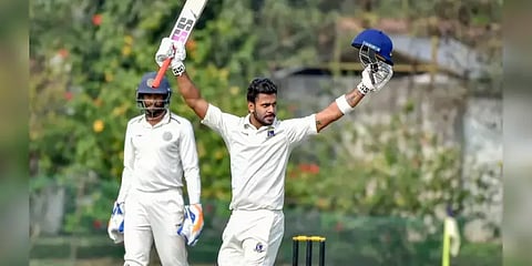 அமைச்சரான பிறகும் ரஞ்சிக் கோப்பையில் சதம் விளாசி அசத்திய மனோஜ் திவாரி