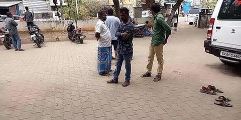 குழந்தைக்காக கட்டியிருந்த புடவை தொட்டிலில் கழுத்து இறுக்கி 15 வயது சிறுவன் உயிரிழப்பு