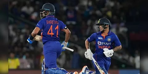 ருதுராஜ் சொதப்பல்! இஷான் அதிரடி ஆட்டம்! முதல் வெற்றியை தனதாக்குமா இந்திய அணி?