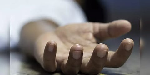 அம்மாவின் பிறந்தநாளுக்கு வாழ்த்து தெரிவிக்க அனுமதி மறுத்த ஹாஸ்டல் வார்டன்! சிறுவன் தற்கொலை